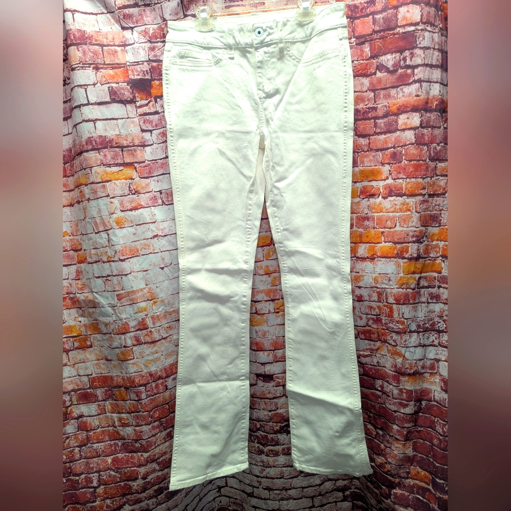 NWT yummie white jeans pants boot cut size 27